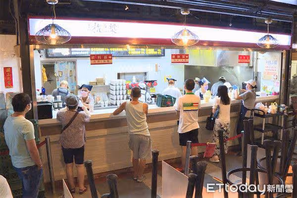 獨家/胡歌來台吃了阜杭豆漿 他貼身觀察24小時贊:人超暖