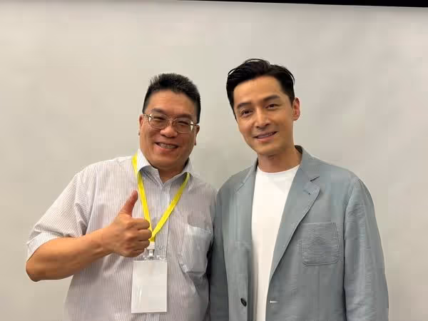 獨家/胡歌來台吃了阜杭豆漿 他貼身觀察24小時贊:人超暖