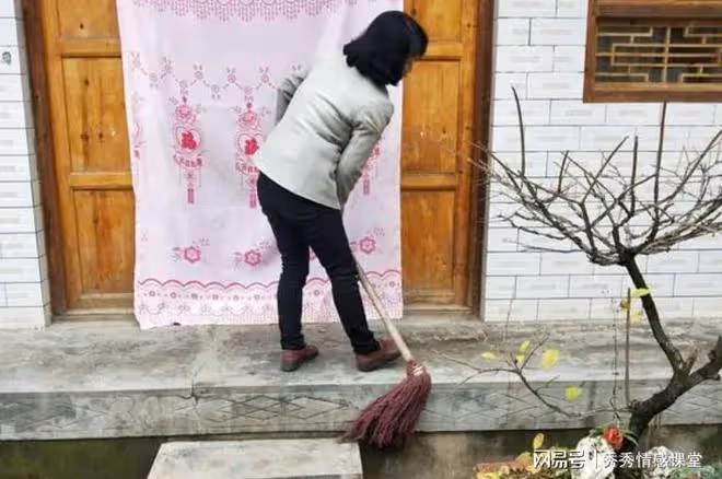婆婆說端午一起包粽子,弟媳拖到晚上11點才回,明擺著是想占便宜