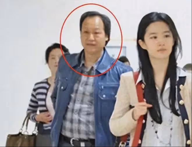 《玫瑰的故事》監製曝光，又是乾爹？劉亦菲和陳金飛再度引發熱議