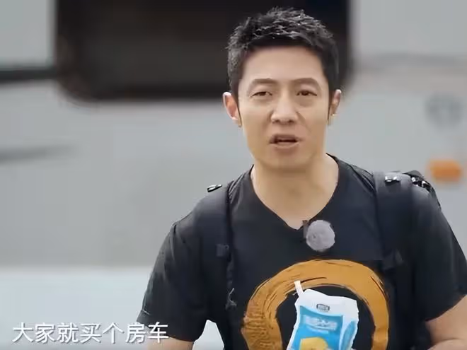 撒貝寧開388萬豪華房車引爭議,這樣的爭議寒了多少打工人的心?