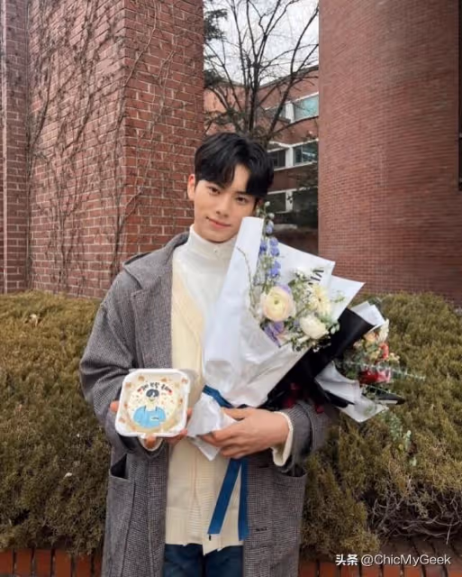 他23歲,出道三年,就敢承認戀情!
