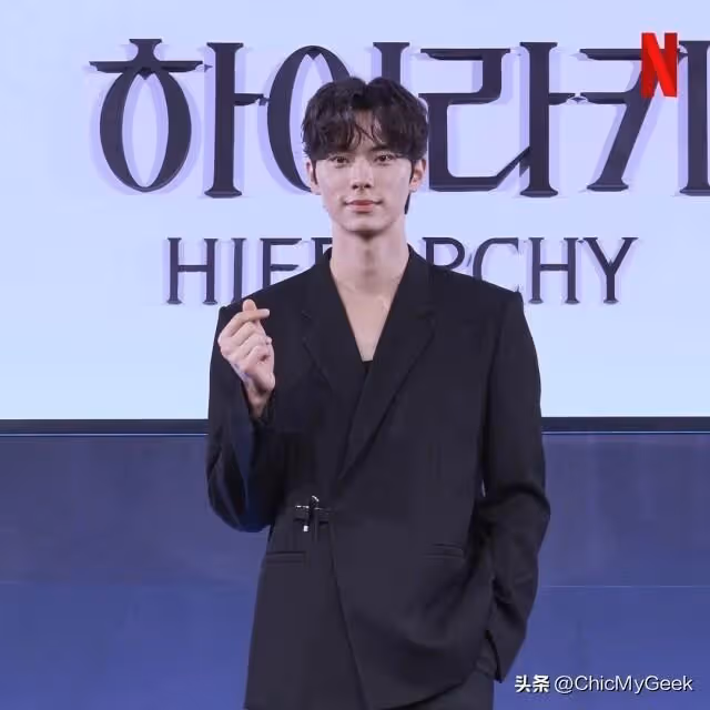 他23歲,出道三年,就敢承認戀情!