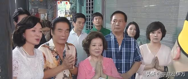 8個孩7個媽，六女侍一夫晚年娶小20歲嬌妻，76歲的雷洪怎能退休
