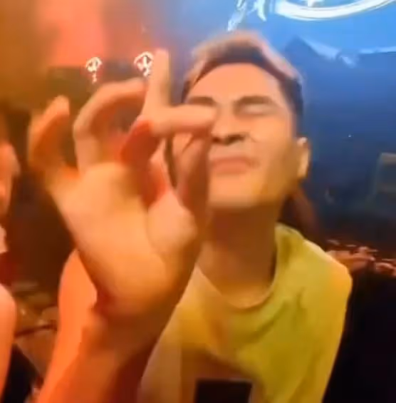 具俊曄菲律賓打碟鬧笑話:一群舞女助跳,還有妖嬈的男嘉賓