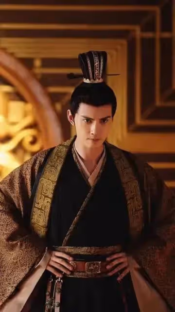 23歲知名男星官宣退圈,曾合作楊穎,粉絲怒罵爛泥扶不上牆