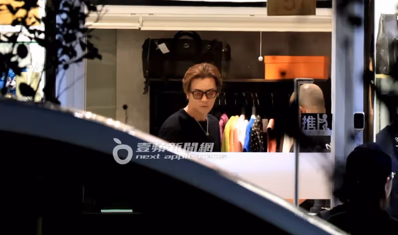 狗仔直擊｜羅志祥黑衣人Look帶頭掃精品店　生命中最重要女人陪買愛馬仕