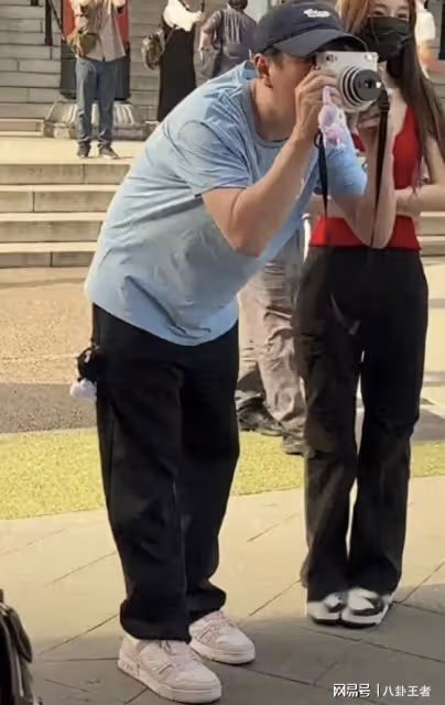 事態升級!黃一鳴已找律師,高調放話法庭見,王思聰罕見沒出門