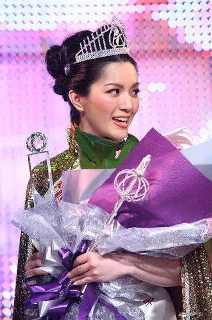 前TVB女星現身聚會孕味濃,與富三代老公屢傳婚變,因生育問題意見不一
