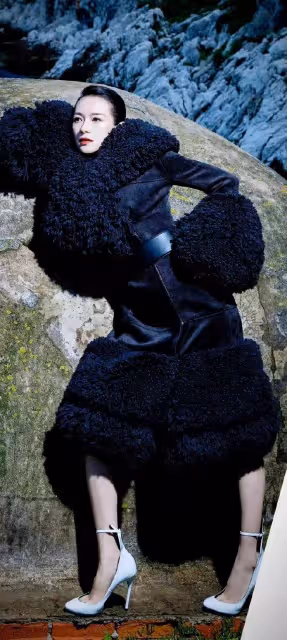 章子怡穿皮褲拍大片!離開汪峰後狀態全開 全心搞事業的女人最迷人