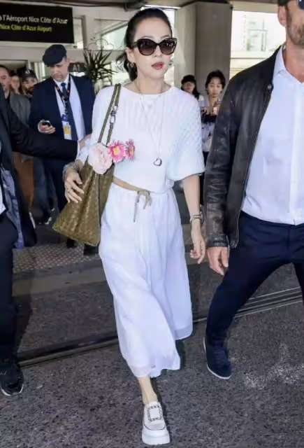 章子怡穿皮褲拍大片!離開汪峰後狀態全開 全心搞事業的女人最迷人