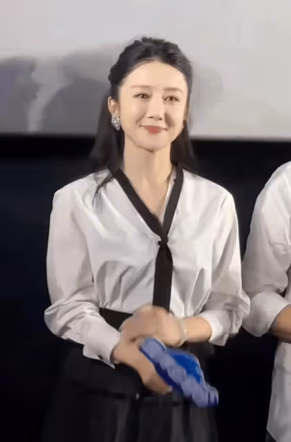 她曾是古裝第一美人,被葉璇的狗咬毀容後,如今41歲的她只能靠演壞女人翻身