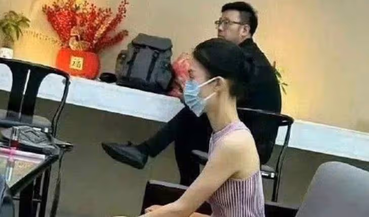 「大象腿」不是問題!劉亦菲泳衣下的真實身材,治癒了我的焦慮
