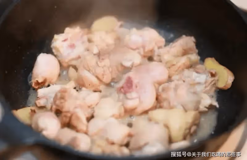 家常燉雞,別再直接燉,教您正確做法,雞肉軟嫩入味,越吃越香