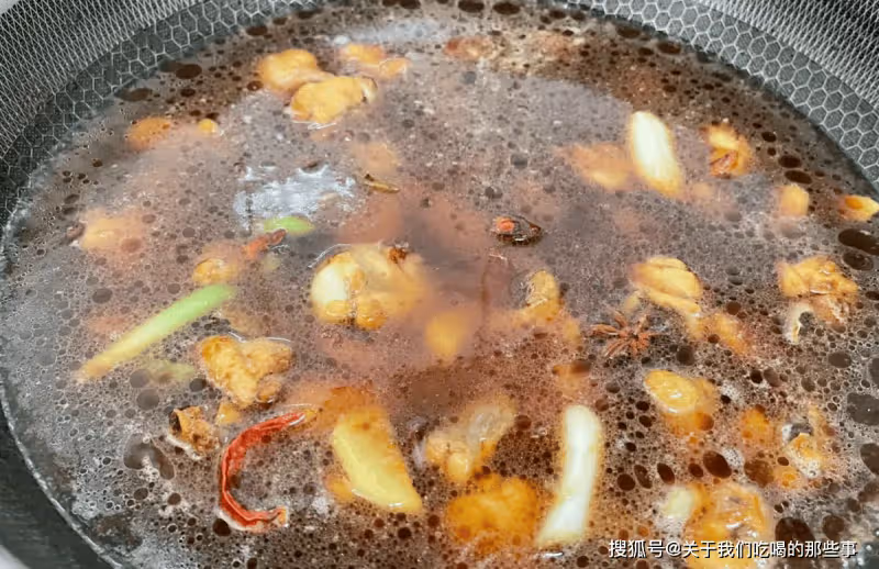 家常燉雞,別再直接燉,教您正確做法,雞肉軟嫩入味,越吃越香