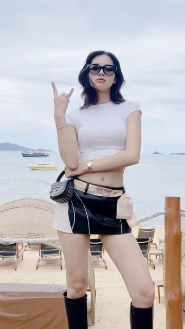 Lisa新歌預告花絮照釋出,超短裙配長靴大秀美腿