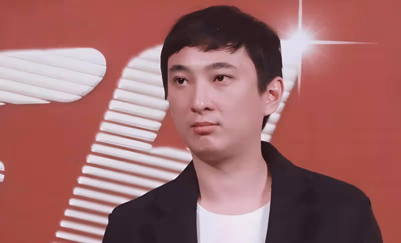 黃一鳴和王思聰牽手照曝光!女方挺孕肚挑選母嬰用品,思聰很謹慎