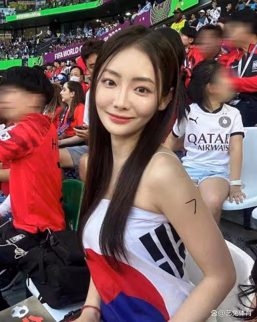 新加坡門將走紅,痛哭的泰國女足協主席也火了,戴名表開豪車背景顯赫