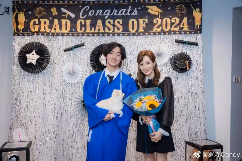 與富商離婚後復出!TVB知名美魔女參加兒子畢業禮,兒子撞臉韓星有混血女友