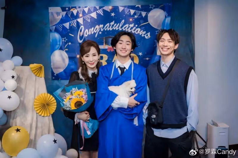 與富商離婚後復出!TVB知名美魔女參加兒子畢業禮,兒子撞臉韓星有混血女友