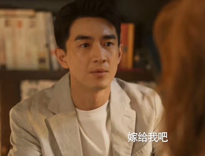 《玫瑰的故事》直到方協文慘死,黃亦玫才發現,自己被騙了二十年