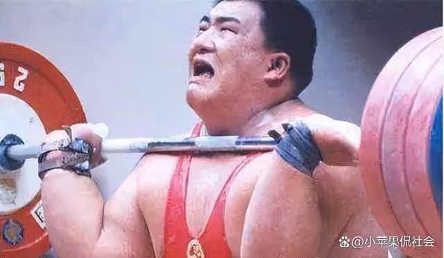 回顧拿60枚金牌卻33歲去世,妻女患癌,他稱要飯也不讓女兒練體育