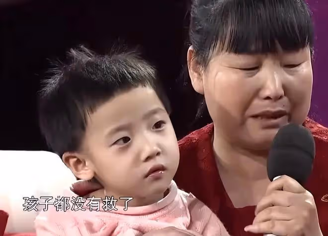 12年,黑龍江女子生三胞胎全患腦癱,父母不放棄,醫生:只能等死