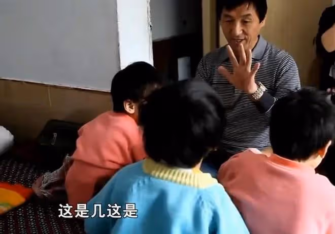 12年,黑龍江女子生三胞胎全患腦癱,父母不放棄,醫生:只能等死