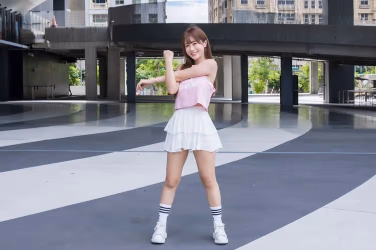林襄超正師妹捨百萬年薪　夢想成為小龍女啦啦隊