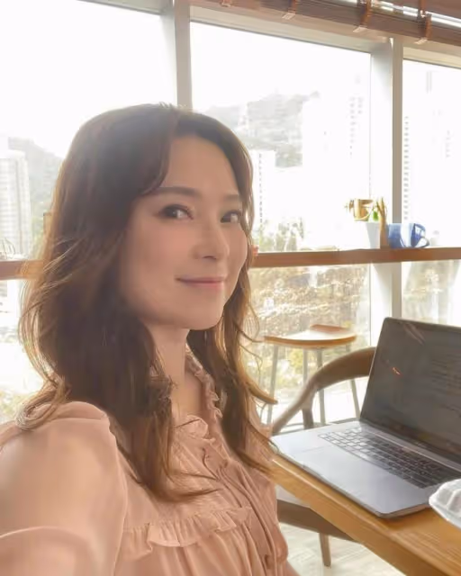 TVB前女星離婚後首受訪!稱期待新的愛情:有些八十才遇真愛