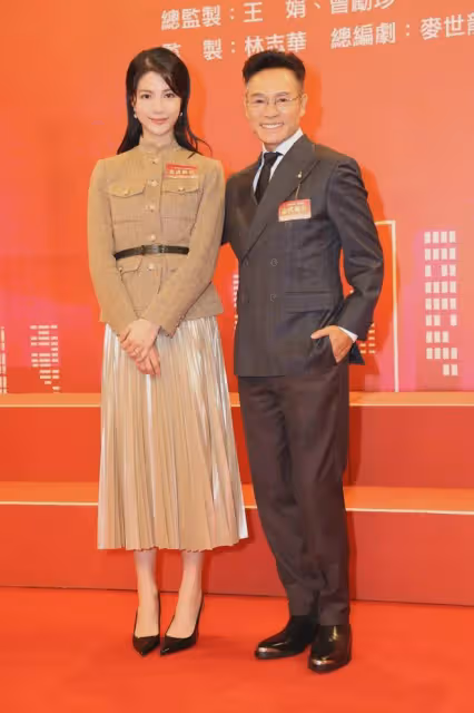 TVB上位女星弔帶背心清涼!大30歲視帝演老公,穿西服直呼熱