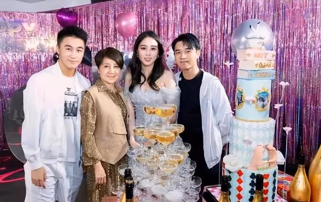 奚夢瑤帶孩子為何超欣補辦生日宴,四太梁安琪抱著孫子不撒手
