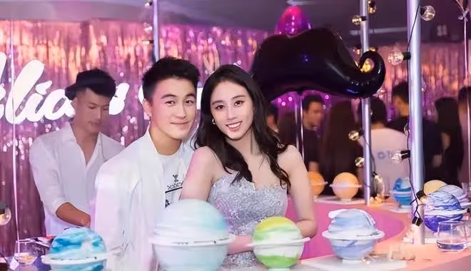 奚夢瑤帶孩子為何超欣補辦生日宴,四太梁安琪抱著孫子不撒手