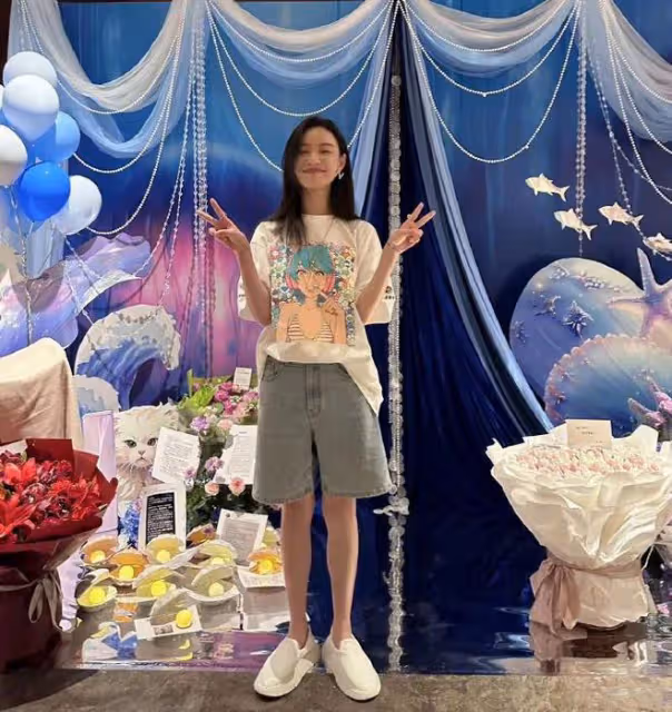 倪妮35歲生日，劉詩詩的祝福引熱議！一身穿搭輕鬆休閒又時尚