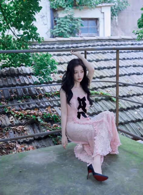 虞書欣新造型太驚艷！甜美優雅，浪漫可愛，粉色玫瑰長裙好時髦