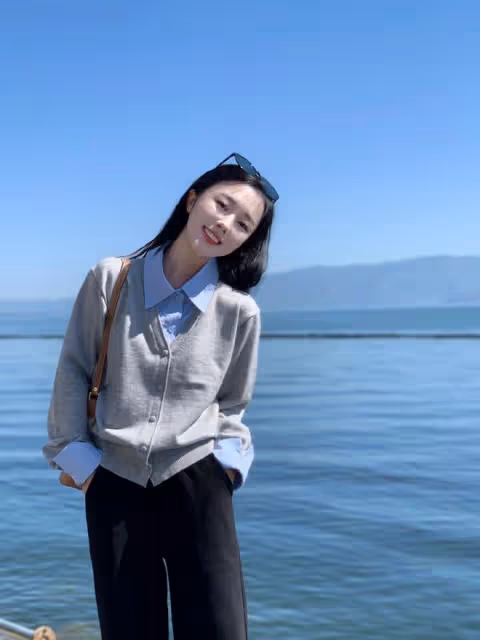 楊紫又甜又酷的造型真美！選對了搭配，才是時尚潮流的來源