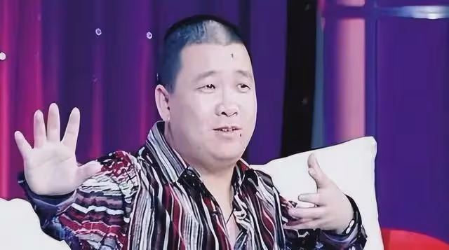娶19歲金玲,認網紅當乾爹,如今心梗住院,孫小寶經歷了什麼?