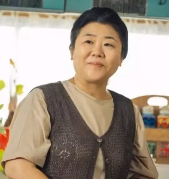 女兒帶兩孫旅行玩4天！ 63歲母不放心「連發731條訊息」被封鎖，女兒解鎖後「傳來的第一句話」她懊悔痛哭…