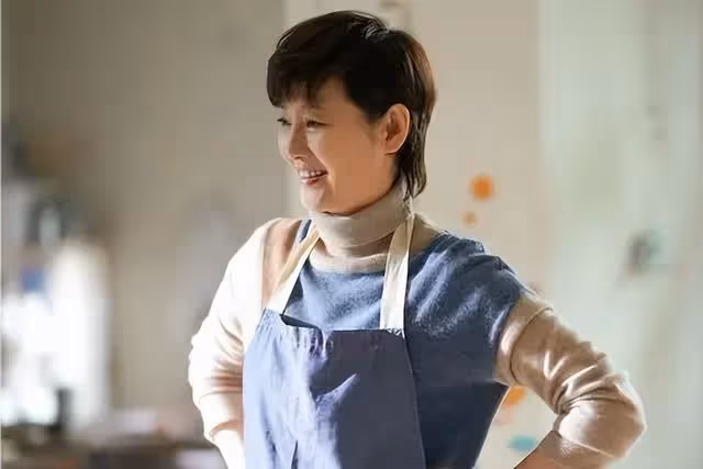 女兒帶兩孫旅行玩4天！ 63歲母不放心「連發731條訊息」被封鎖，女兒解鎖後「傳來的第一句話」她懊悔痛哭…