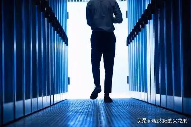兒子買房我拿30萬，錢到帳後他把我拉黑，6年後兒子找我才醒悟