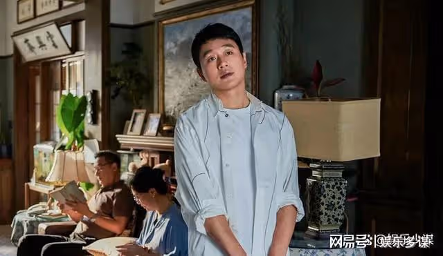 玫瑰的故事:全劇最甜一幕,黃亦玫謊稱不敢睡,方協文溫柔攬入懷
