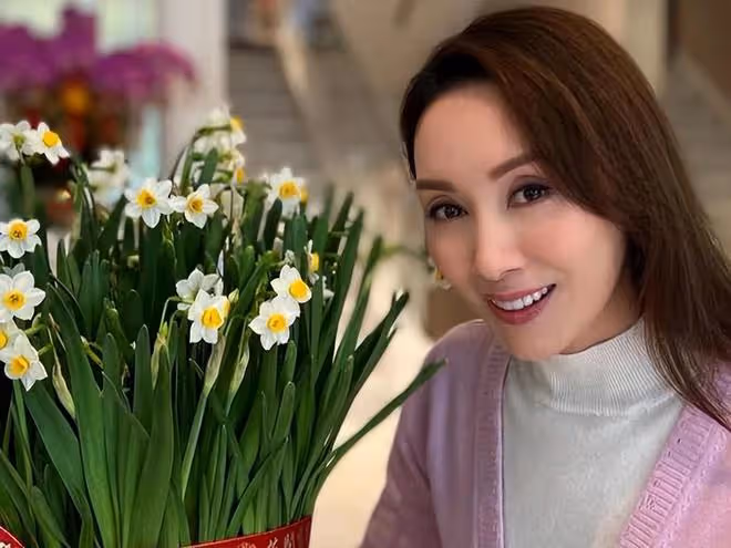 熊黛林和婆家人旅遊,百億婆婆同框出鏡,大姑姐郭可盈很漂亮