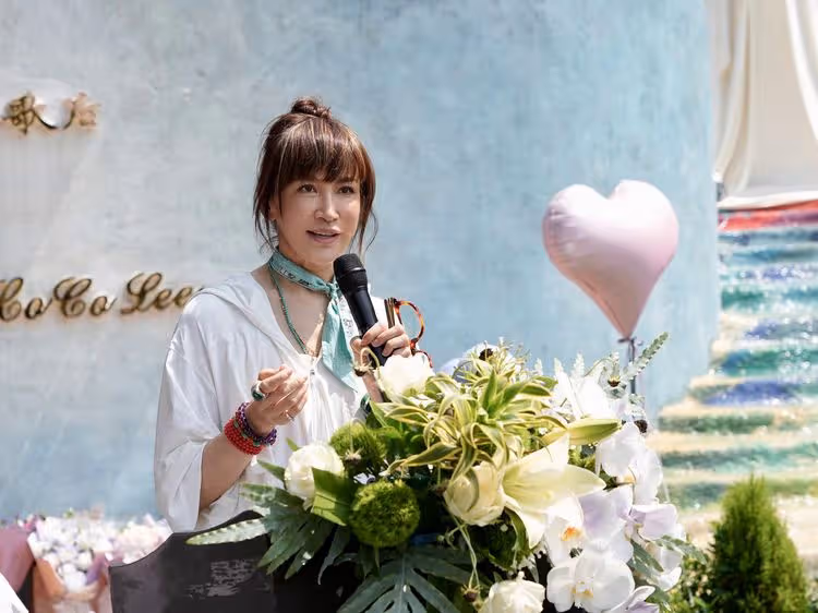 好想念永遠的天后李玟　最美雕像武漢揭幕！媽媽、家人都來了
