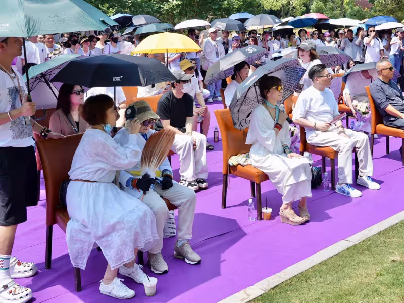 好想念永遠的天后李玟　最美雕像武漢揭幕！媽媽、家人都來了