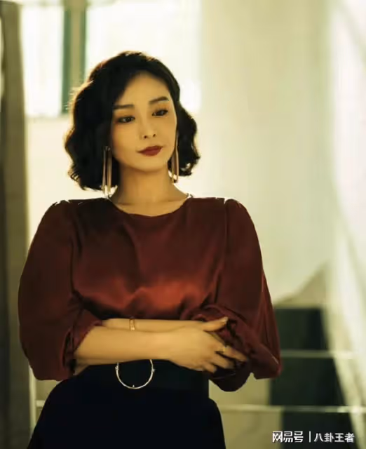 高葉戀情曝光!已同居一年半,男友圈外人貼心替其洗內衣褲太卑微