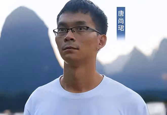 2024年高考結束:裝睡十六年的唐尚珺,終於被冷酷的現實錘醒了!