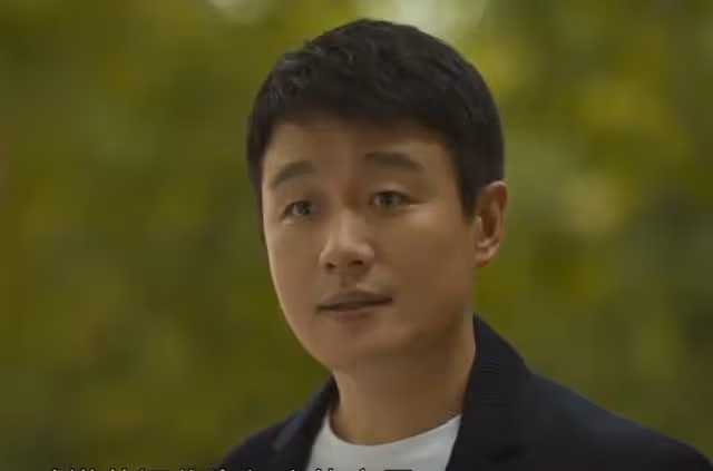 玫瑰的故事:看到白曉荷知三當三,才懂黃振華出軌家暴