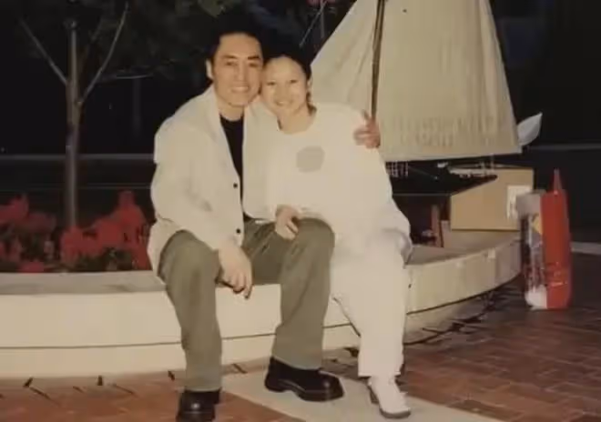 戴全套珠寶過42歲生日的陳婷,6年生3胎,是生育機器還是真幸福?