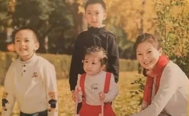 戴全套珠寶過42歲生日的陳婷,6年生3胎,是生育機器還是真幸福?