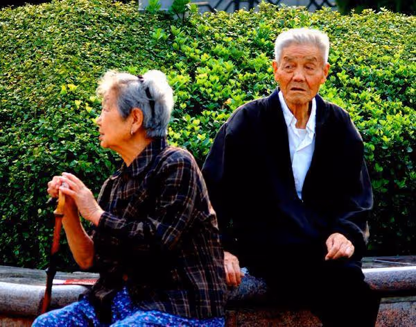 老年人到底該不該離婚?這3對夫妻的故事會告訴我們答案
